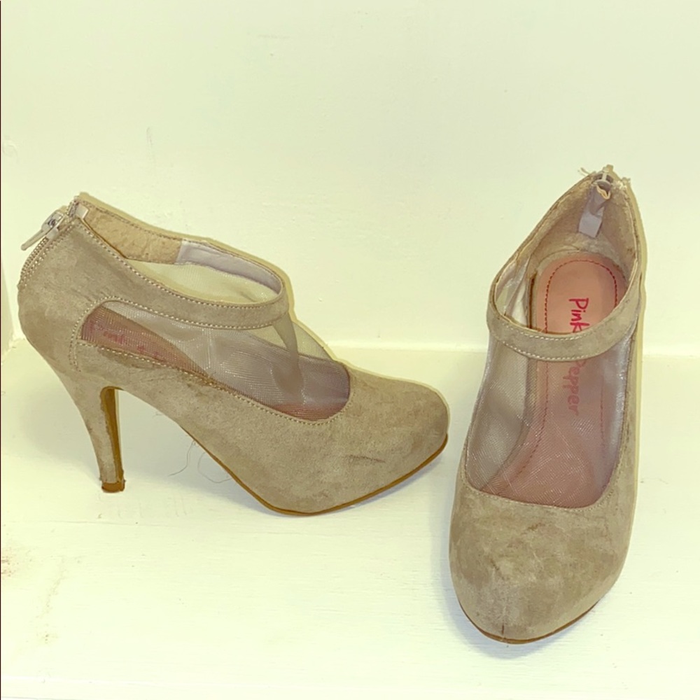 Pink & pepper heels!